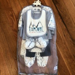 Chick pea 0-3 explore set NWT